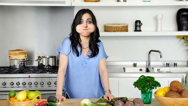 Image for article titled Organized Woman Pre-Packs All Week’s Lunches Into Side Of Cheek