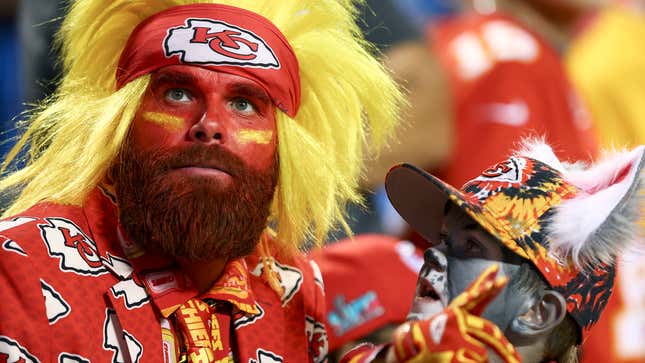 Image for article titled Chiefs Fans React To Travis Kelce Dating Taylor Swift